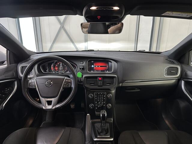 Volvo V40 2.0 T4 Business Sport R-Design 191pk | Trekhaak | Stoelverwarming | PDC
