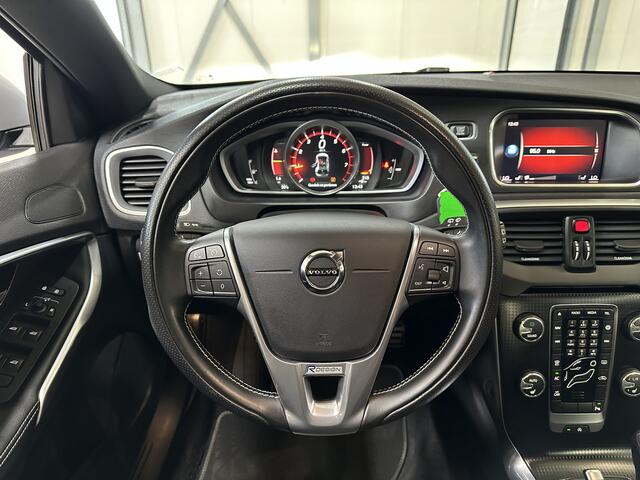 Volvo V40 2.0 T4 Business Sport R-Design 191pk | Trekhaak | Stoelverwarming | PDC