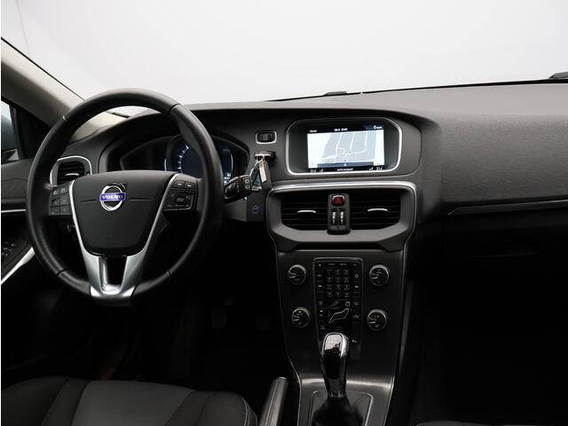 Volvo V40 2.0 T2 Nordic+ / Trekhaak / Standkachel / Stoel+voorruitverwarming / Parkeercamera+Sensoren / Cruise Control /