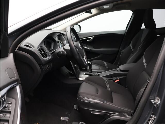 Volvo V40 2.0 T2 Nordic+ / Trekhaak / Standkachel / Stoel+voorruitverwarming / Parkeercamera+Sensoren / Cruise Control /