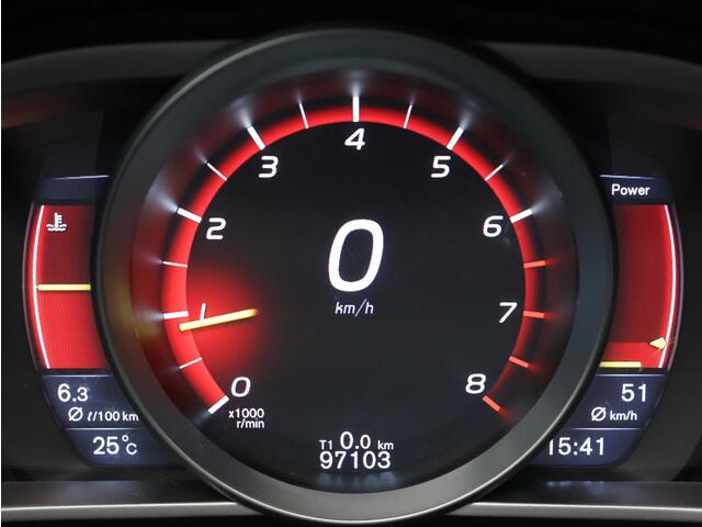 Volvo V40 2.0 T2 Nordic+ / Trekhaak / Standkachel / Stoel+voorruitverwarming / Parkeercamera+Sensoren / Cruise Control /