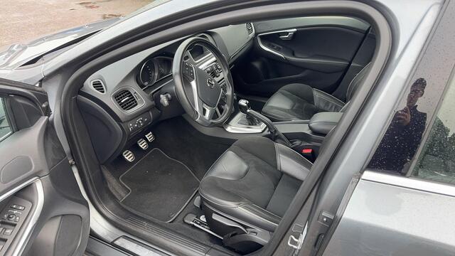 Volvo V40 2.0 T3 Edition+ 152pk Stoelverwarming | Full LED | Navigatie | 18 inch | Half leder