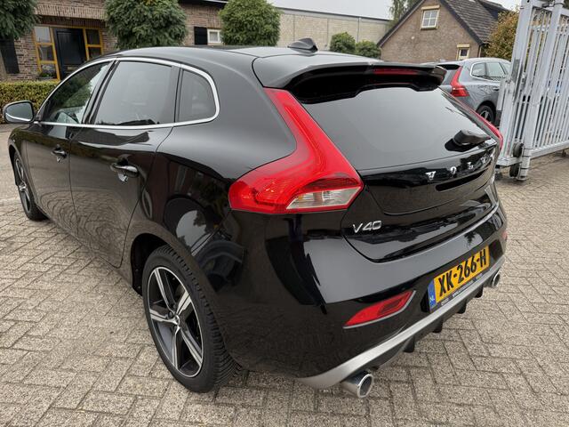 Volvo V40 2.0 D3 Polar+ Sport R-DESIGN PANO/AUT