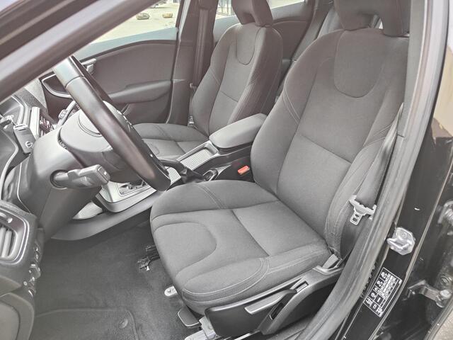 Volvo V40 2.0 T2 Momentum