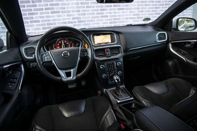 Volvo V40 T3 Polar+ Sport | Navi | Panoramadak | Harman Kardon Audio | LED | Camera | Stoelverwarming | Getint Glas | DAB | Keyless | Volvo On Call | 17" LM