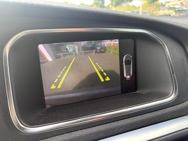 Volvo V40 1.5 T3 Polar+ Sport | DAB | Harman/Kardon | Keyless entry/start | Panoramadak | Regensensor | stoelverwarming | Trekhaak | Parkeercamera | Parkeersensoren V+A |