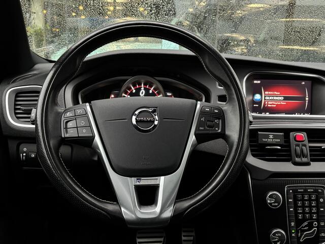 Volvo V40 1.5 T3 Polar+ Sport R Design | H/K | Camera