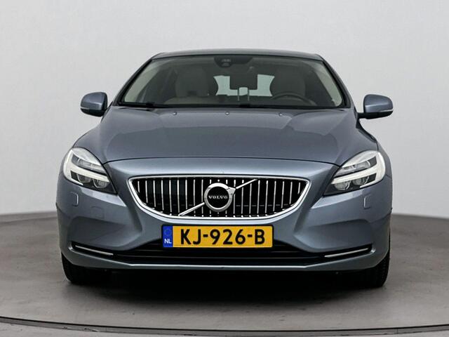 Volvo V40 2.0 T3 Inscription | Luxury Line o.a. Panoramadak | Navigatie | Standkachel met timer | Lederen bekleding |