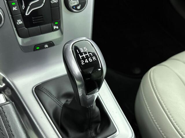 Volvo V40 2.0 T3 Inscription | Luxury Line o.a. Panoramadak | Navigatie | Standkachel met timer | Lederen bekleding |