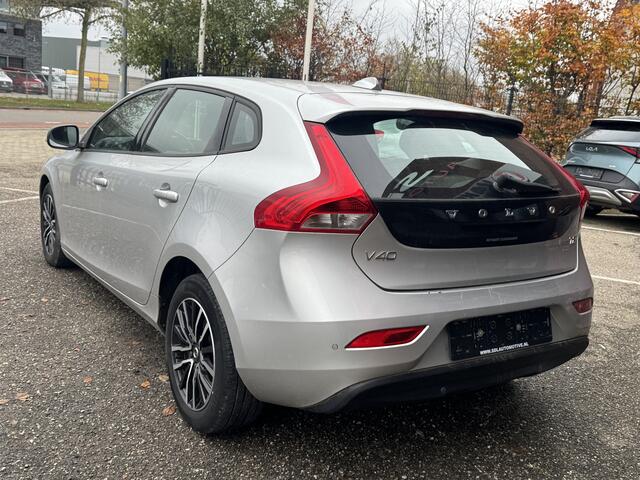 Volvo V40 2.0 T2 Momentum // NAVI // PDC // CLIMA // CRUISE // LED KOPLAMPEN // BLUETOOTH //