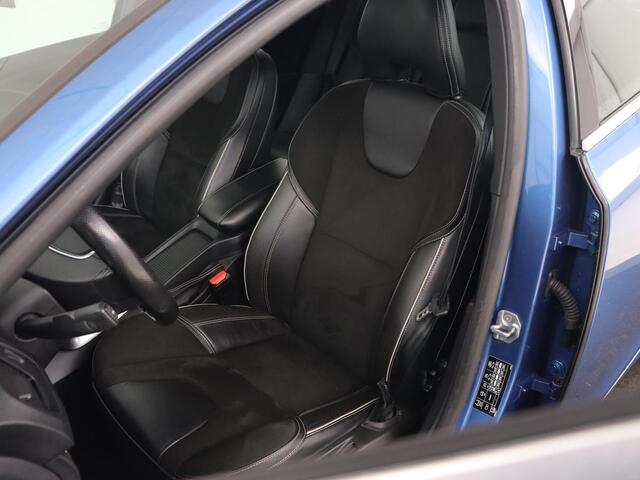 Volvo V40 2.0 T4 Sport | Stoelverwarming | Camera | Leder/Alcantara | Park Assist | Full LED | Navigatie | Climate control | Cruise control