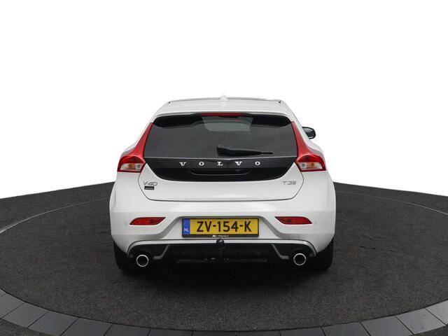 Volvo V40 1.5 T3 Polar+ Sport Panoramadak | Automaat | trekhaak | navigatie| stoelverwarming