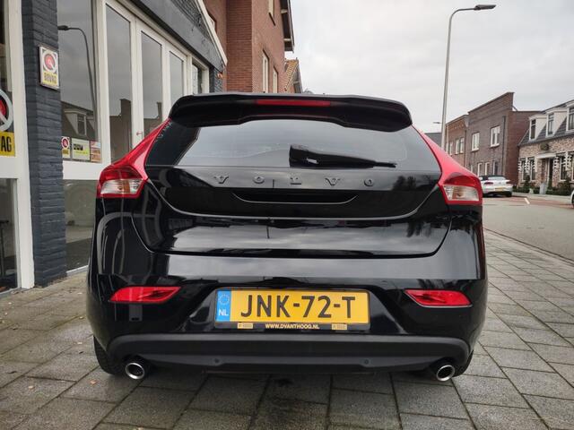Volvo V40 T3 BLACK-EDITION AUTOMAAT