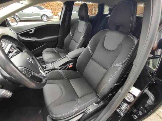 Volvo V40 T3 BLACK-EDITION AUTOMAAT