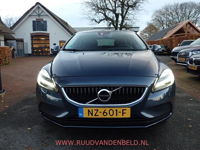 Volvo V40 2.0 T2 Nordic+ TREKHAAK/VERWARMBARE VOORSTOELEN/CRUISE