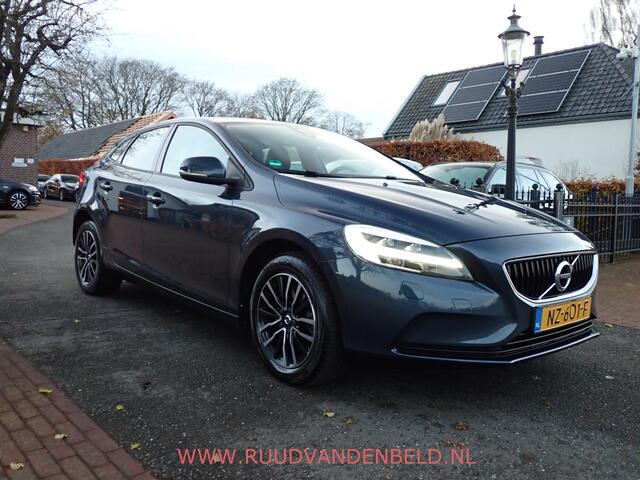Volvo V40 2.0 T2 Nordic+ TREKHAAK/VERWARMBARE VOORSTOELEN/CRUISE