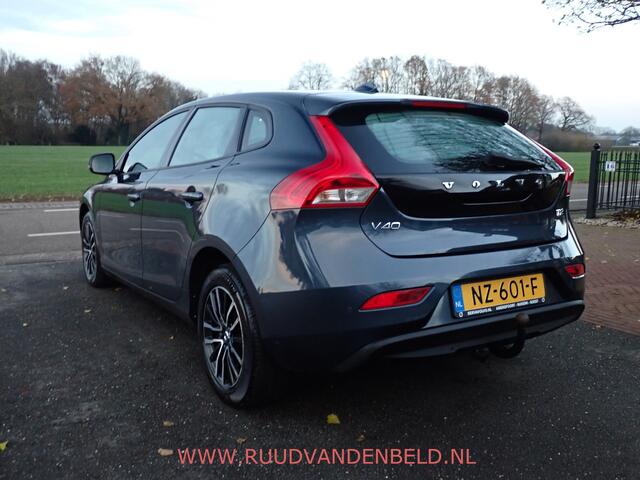 Volvo V40 2.0 T2 Nordic+ TREKHAAK/VERWARMBARE VOORSTOELEN/CRUISE