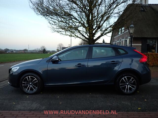 Volvo V40 2.0 T2 Nordic+ TREKHAAK/VERWARMBARE VOORSTOELEN/CRUISE