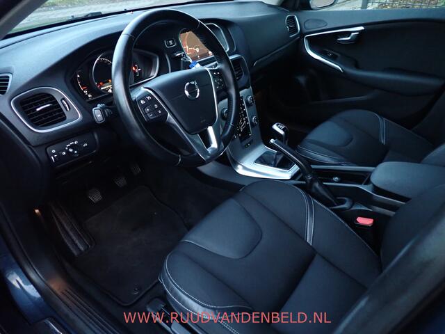 Volvo V40 2.0 T2 Nordic+ TREKHAAK/VERWARMBARE VOORSTOELEN/CRUISE