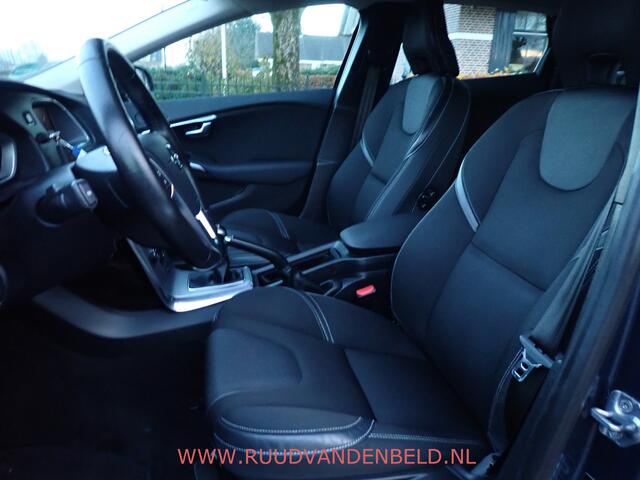 Volvo V40 2.0 T2 Nordic+ TREKHAAK/VERWARMBARE VOORSTOELEN/CRUISE