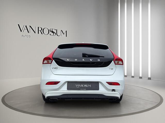 Volvo V40 2.0 T2 Kinetic | Camera + Sensoren | Navigatie | L.M.Velg | 17"Velg | Led koplampen |