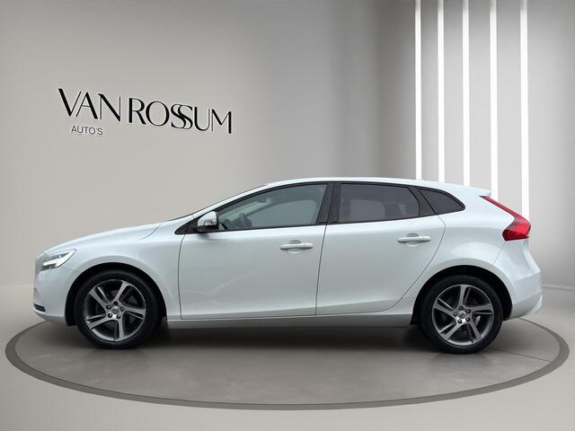 Volvo V40 2.0 T2 Kinetic | Camera + Sensoren | Navigatie | L.M.Velg | 17"Velg | Led koplampen |