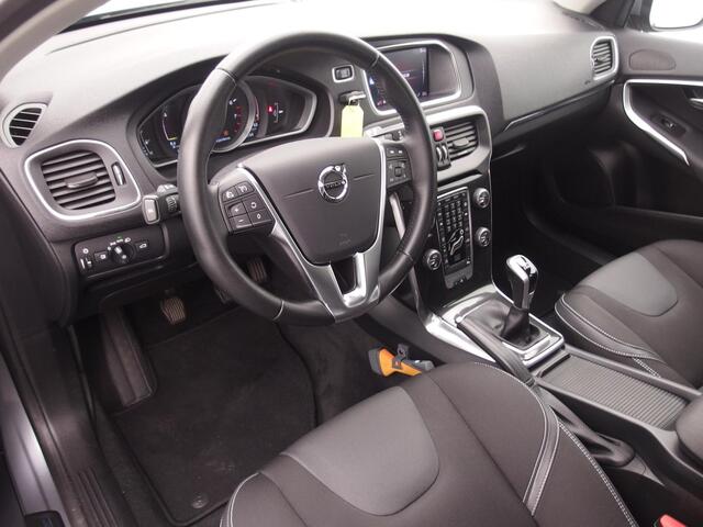 Volvo V40 2.0 T2 Nordic+ STANDKACHEL / STOELVERW / FULL LED / NAVI / CLIMA / PDC / BLUETOOTH / NL-AUTO