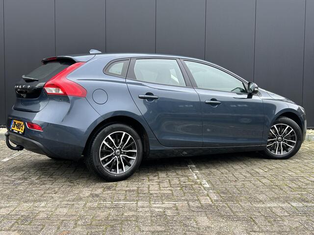 Volvo V40 1.5 T2 Polar+ Navigatie / Climate Control / Parkeer- en stoelverwarming / park assist/ trekhaak