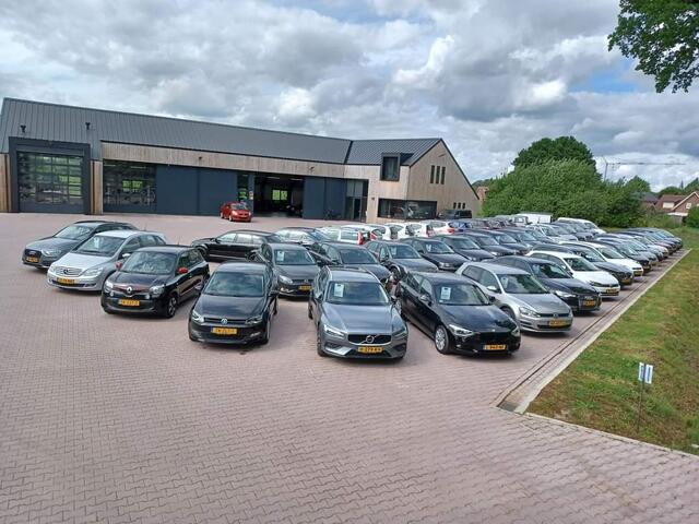 Volvo V40 2.0 T3 Momentum | LED | Navigatie | Cruise | LMV |