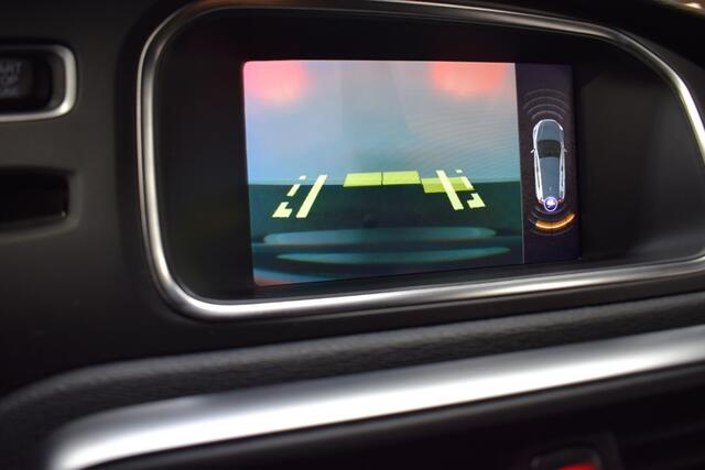 Volvo V40 T3 153pk AUT6 R-Design Polar+ Sport Trekhaak 1500kg/ Adapt. Cruise/ Pano/ Leer/ Stoelverw.