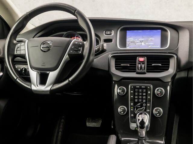 Volvo V40 1.5 T3 Dynamic Sport 153Pk Automaat (NAVIGATIE, CLIMATE, STOELVERWARMING, LED KOPLAMPEN, SPORTSTOELEN, PARKEERSENSOREN, CRUISE, NIEUWSTAAT)