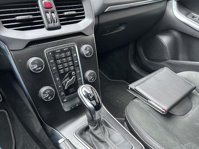 Volvo V40 1.5 T3 Polar+ Sport R design Panodak navi ecc