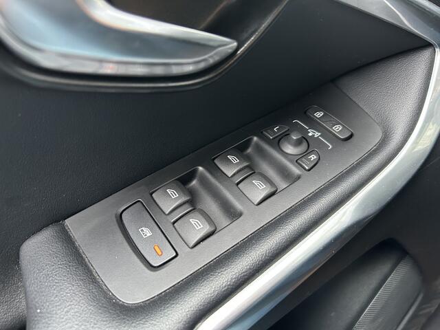 Volvo V40 1.5 T3 Polar+ Sport R design Panodak navi ecc