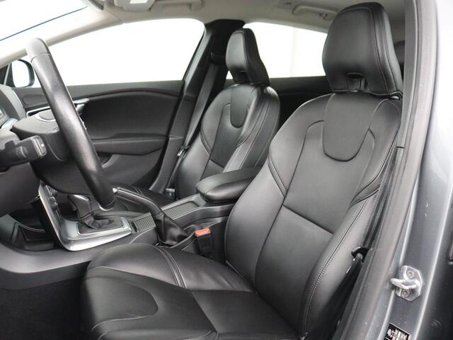 Volvo V40 1.5 T3 Inscription | Leder | Trekhaak | Navigatie | Full LED | Parkeerhulp | Climate control | Bluetooth | Cruise control