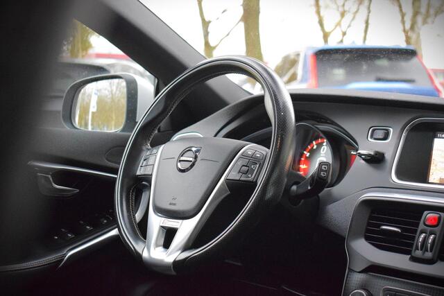 Volvo V40 1.5 T3 Polar+ Sport |PANO|AUTOMAAT|CRUISE|LED