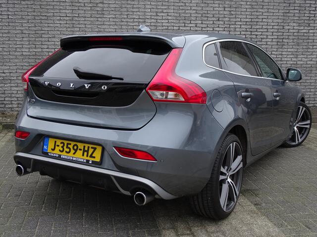 Volvo V40 2.0 T5 R-Design 245 pk aut | 19 inch |