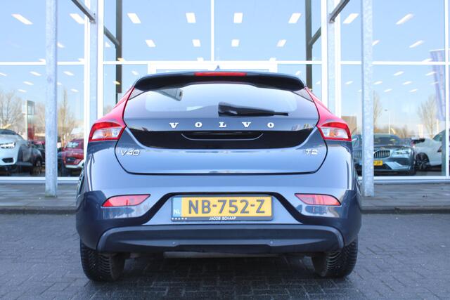Volvo V40 T2 Momentum | Org. NL | Verw. Voorstoelen | Parkeersensoren achter | | Cruise Control |