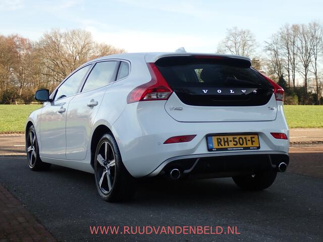 Volvo V40 2.0 T4 Business Sport R-DESIGN / CRUISE / VOORSTOELEN VERWARMD / BLUETOOTH
