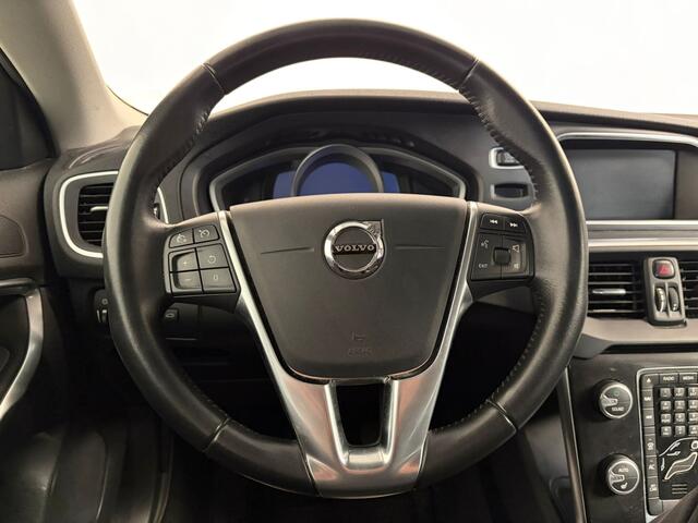 Volvo V40 2.0 T2 Nordic+. Clima!