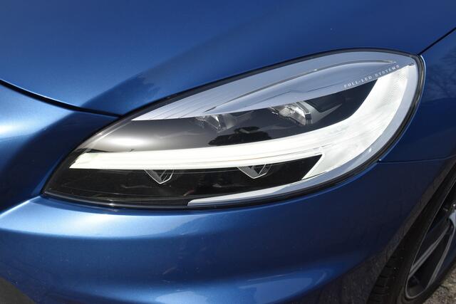 Volvo V40 T4 190PK Business Sport | PDC V/A | Cruise Control | Camera Achter | 17'' | Stoelverwarming