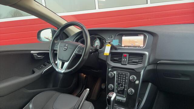 Volvo V40 2.0 T2 Nordic+ STANDKACHEL / STOELVERW / FULL LED / NAVI / CLIMA / PDC / BLUETOOTH / CRUISE / NL-AUTO