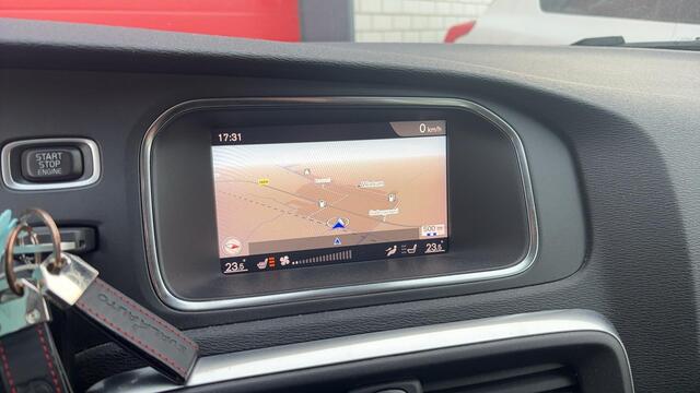 Volvo V40 2.0 T2 Nordic+ STANDKACHEL / STOELVERW / FULL LED / NAVI / CLIMA / PDC / BLUETOOTH / CRUISE / NL-AUTO