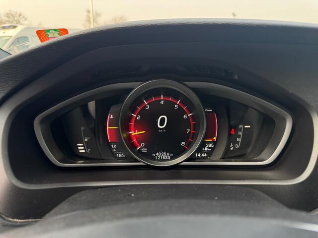Volvo V40 1.5 T3 Polar+ Sport R design - panoramadak - camera - navi