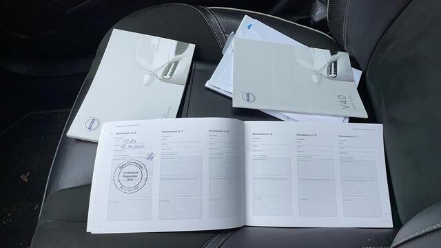 Volvo V40 T3 Automaat Polar+ Sport | Panoramadak | Achteruitrijcamera | Navigatie | Stoelverwarming | Standkachel | Trekhaak