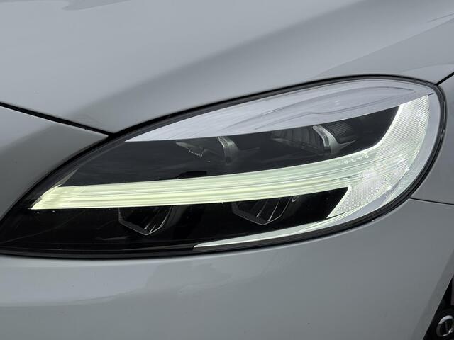 Volvo V40 1.5 T2 Edition+ | TREKHAAK | Automaat | Standkachel | Stoelverwarming | Volvo on Call | Regensensor | Dealer onderhouden |