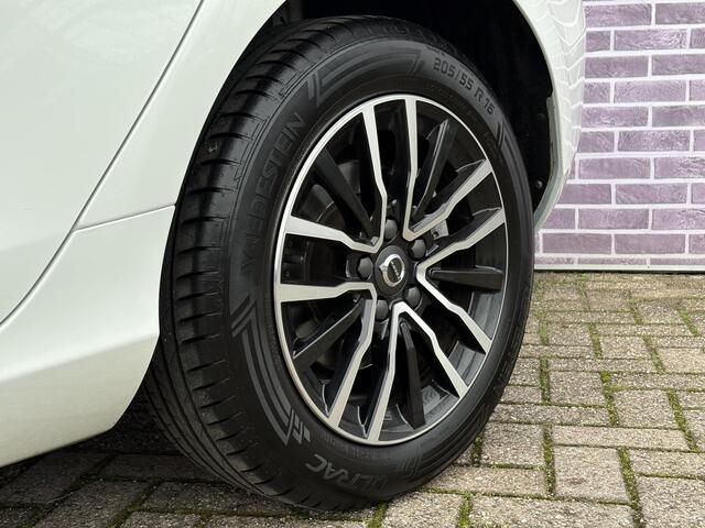 Volvo V40 1.5 T2 Edition+ | TREKHAAK | Automaat | Standkachel | Stoelverwarming | Volvo on Call | Regensensor | Dealer onderhouden |