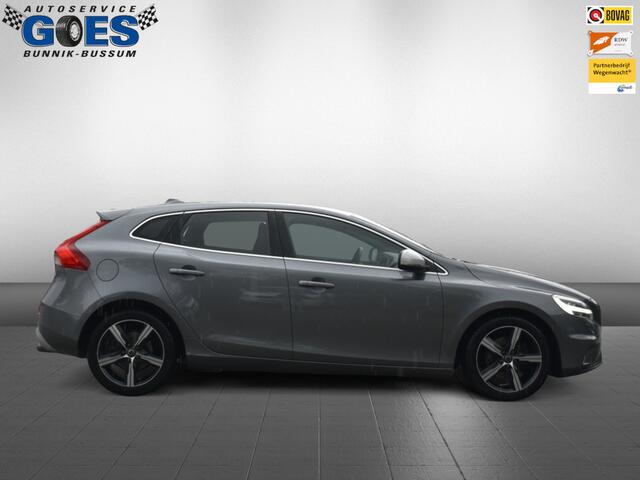 Volvo V40 2.0 T3 R-Design