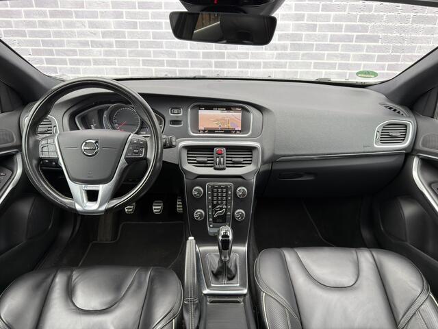 Volvo V40 2.0 D3 Business Sport | Lederen Bekleding | Achteruitrijcamera | Panoramadak | Keyless Start | Standkachel | Navigatie | Stoelverwarming | LED Koplampen |