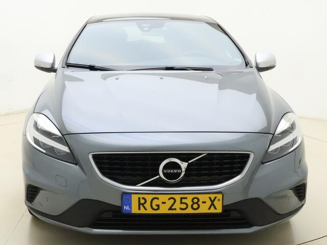 Volvo V40 2.0 T4 190pk Business Sport / Panorama dak / Lederen bekleding / On call / Stoelverwarming / Camera /