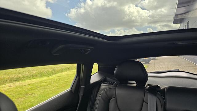 Volvo V40 1.5 T3 Polar+ Sport |R-Design |Pano |NAP|1e eigenaar|Harman Kardon|Memory|Automaat